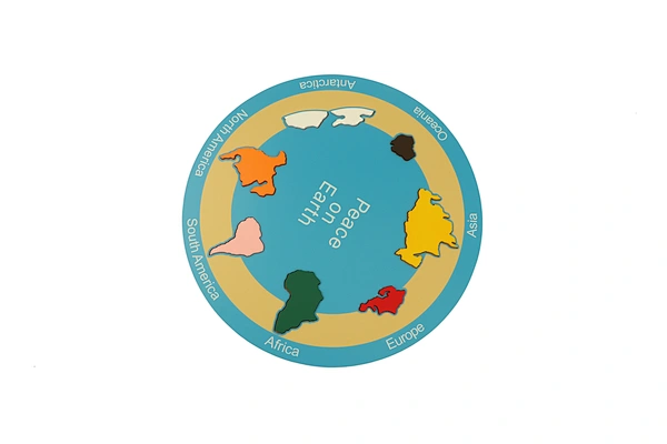 Montessori
Montessori materials
Montessori kids