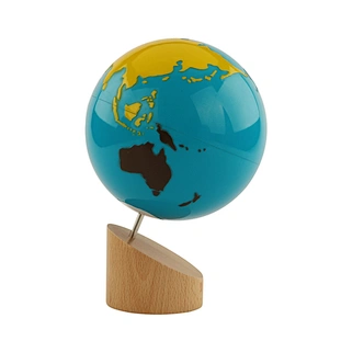 Montessori
Montessori materials
Montessori kids