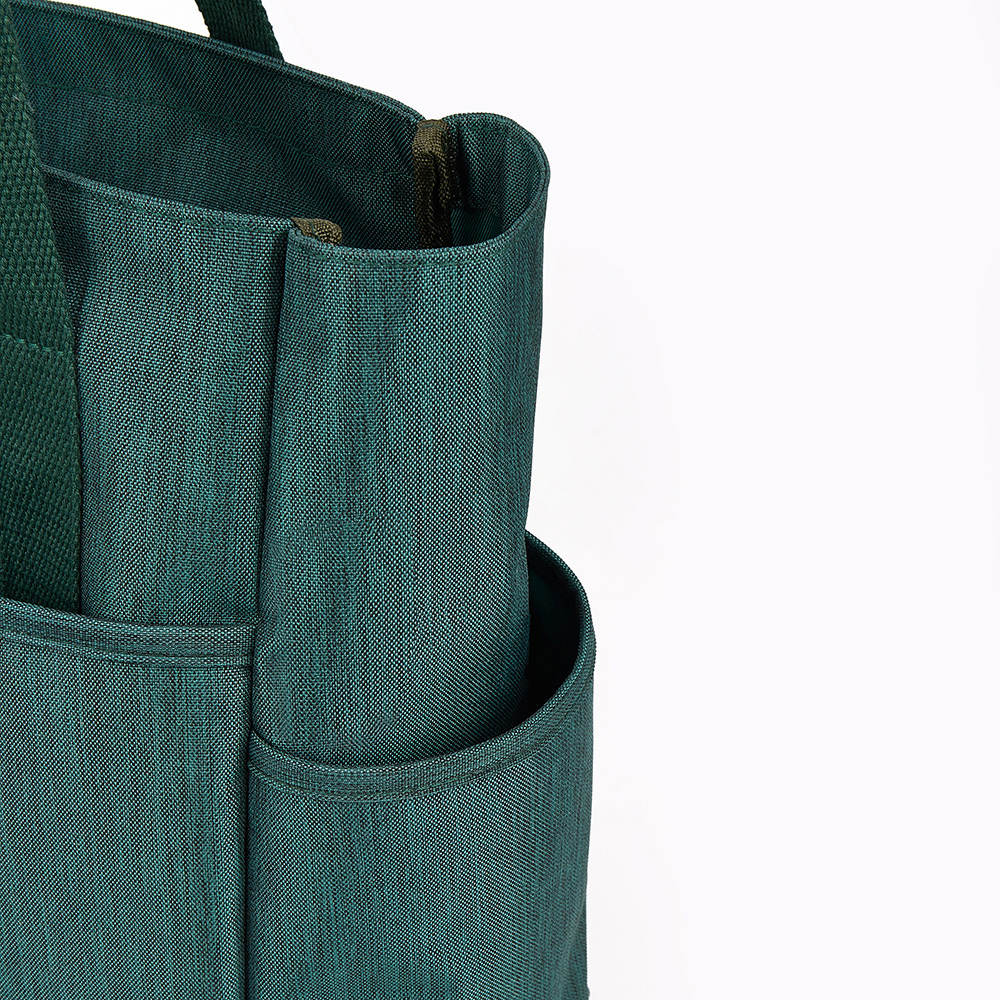 This is a tote bag,tote bag with pouch,a every day carry bag,you can choose fabric ,such as nylon carry bags.