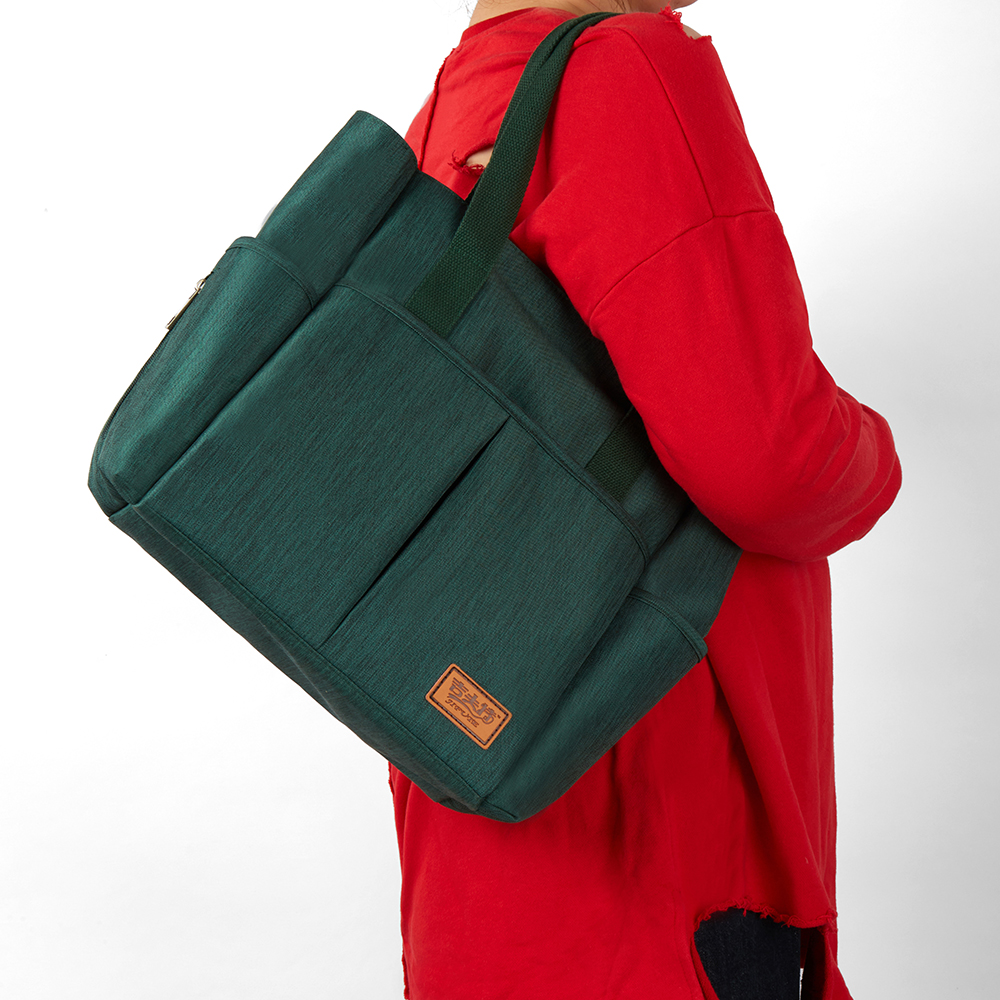 This is a tote bag,tote bag with pouch,a every day carry bag,you can choose fabric ,such as nylon carry bags.