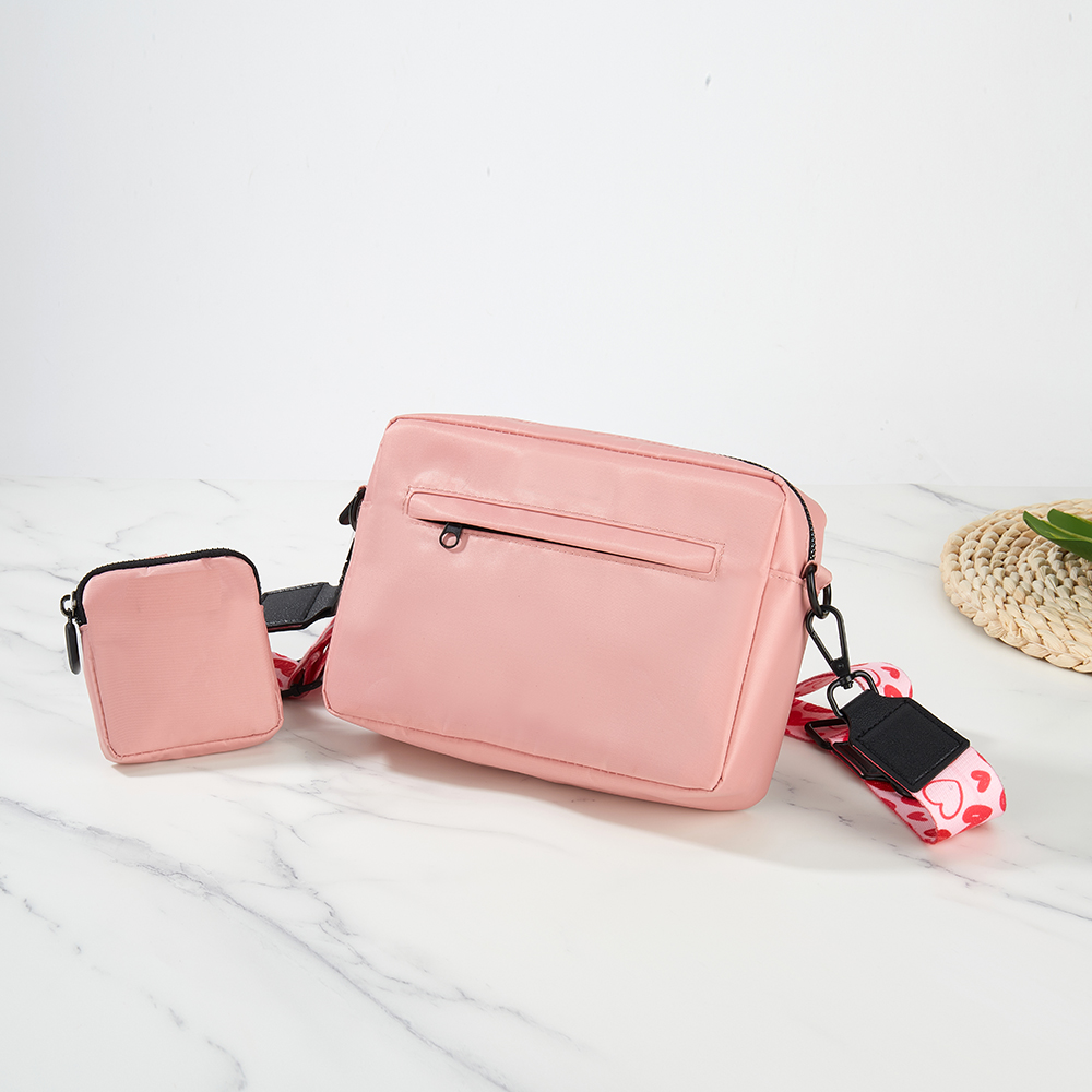 Beautiful bags and cream luxury bag,it is the best choice for women's travel casual crossbody bags,there are many colourful designer handbags for you choice.