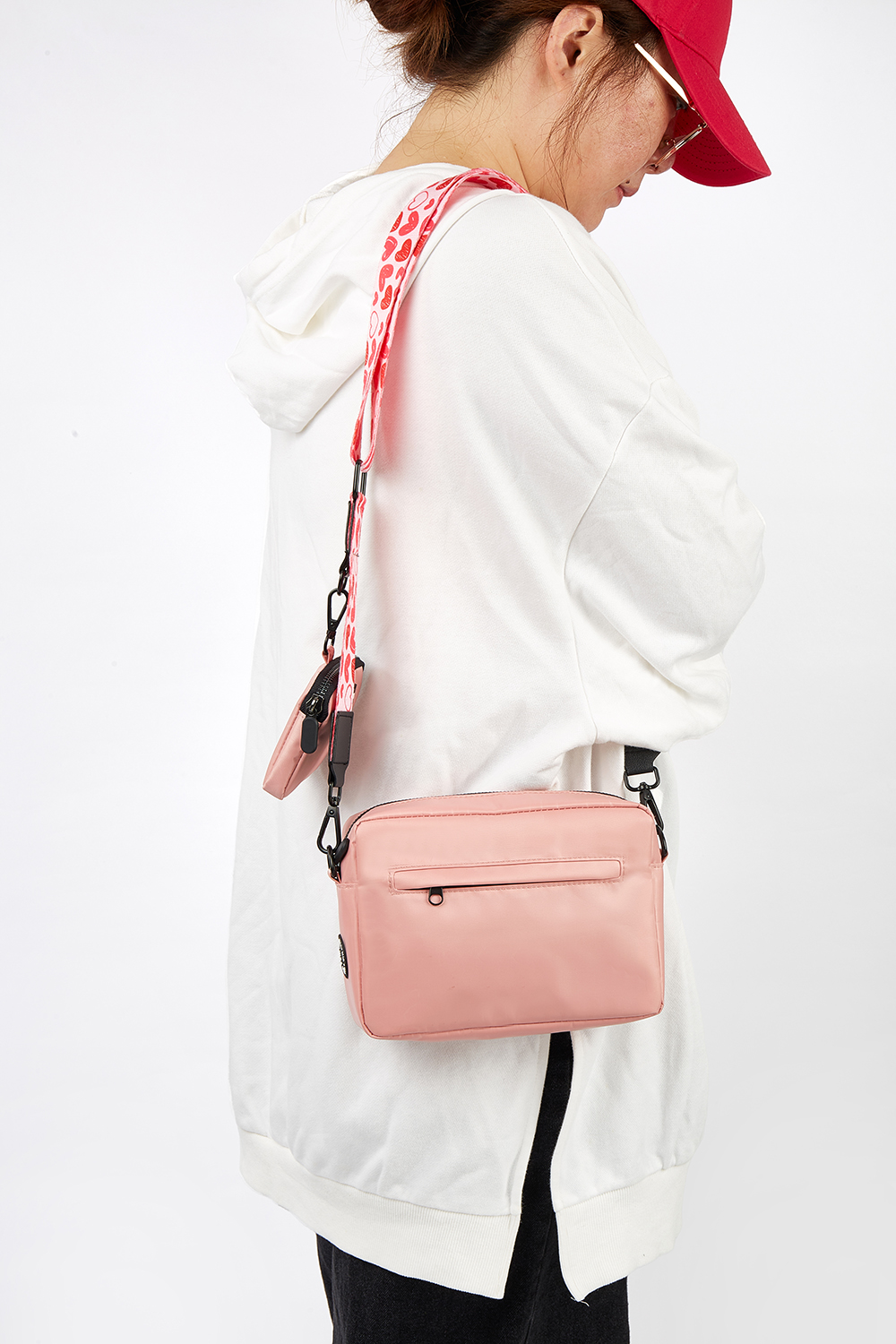 Beautiful bags and cream luxury bag,it is the best choice for women's travel casual crossbody bags,there are many colourful designer handbags for you choice.