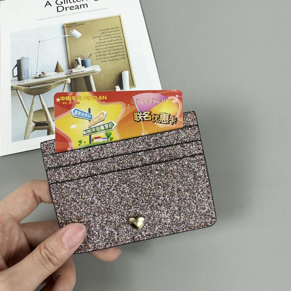 shiny lightweight wallet ladies，hardware accessories with a heart shaped design mini wallet card holde and card holder and purse.