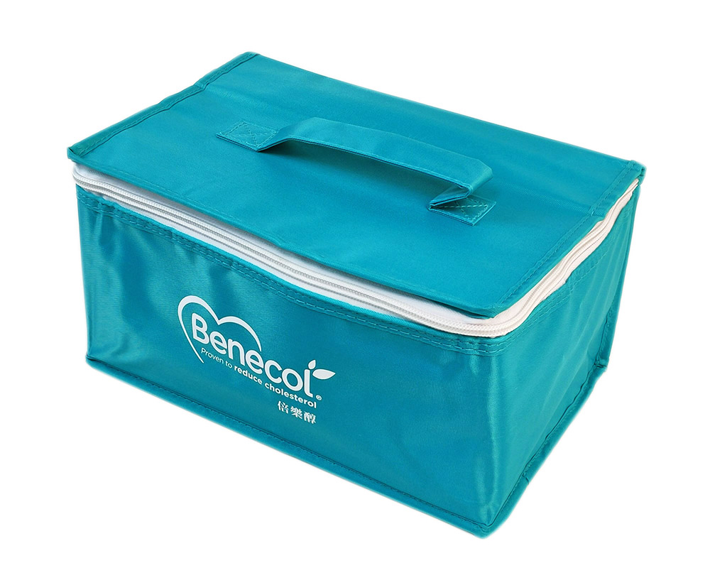 square insulated lunch handbag and cooler beach bags,can custom coolers with logo and cooler waterproof fabric to expand your brand.