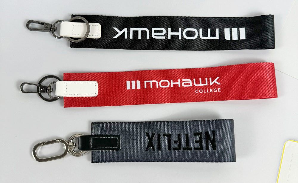 custom fashion strap keychain