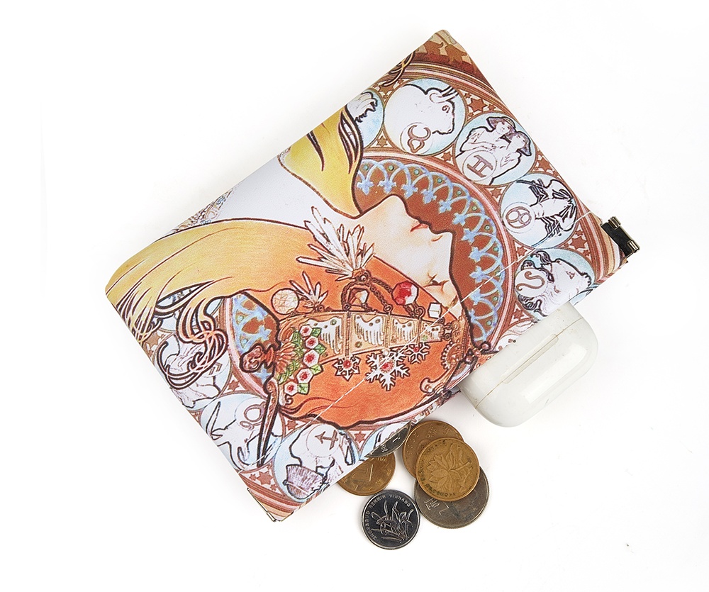 self-closing sunglasses case​