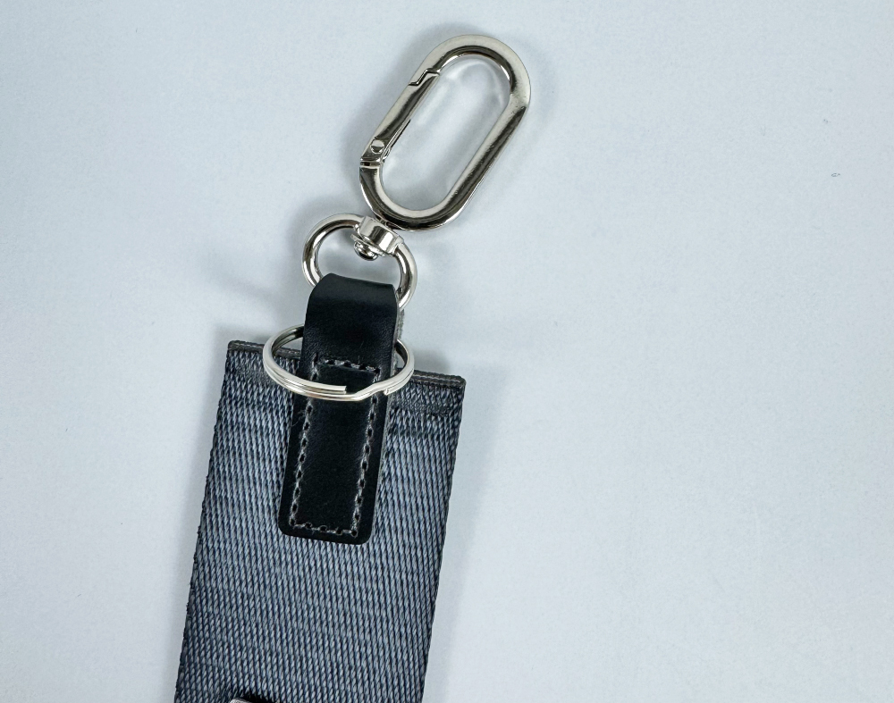 custom fashion strap keychain