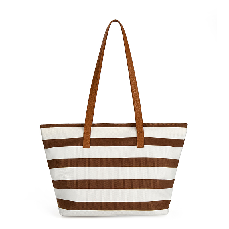 The back of the woven tote bag​ is simple yet elegant.