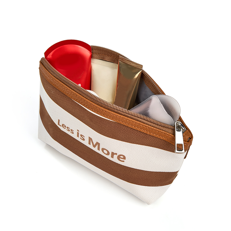 Small size, large capacity small cosmetic bag.