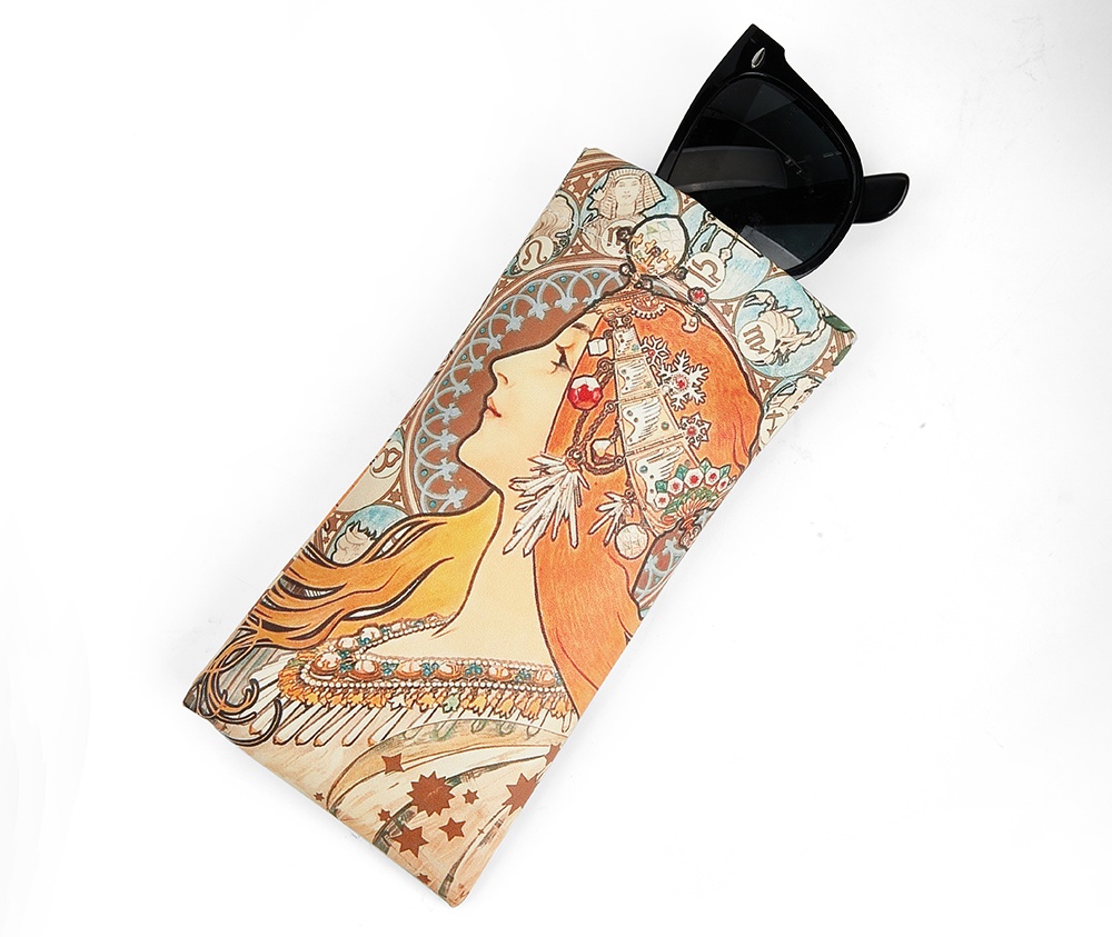 self-closing sunglasses case​
