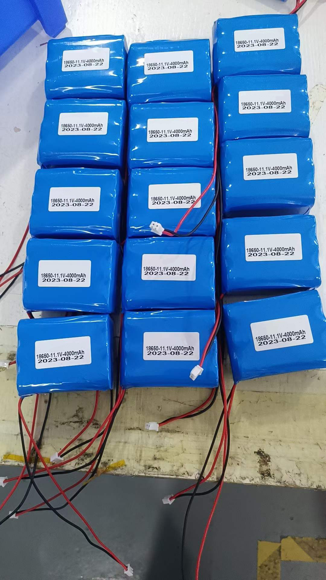 What is a customized lithium battery?