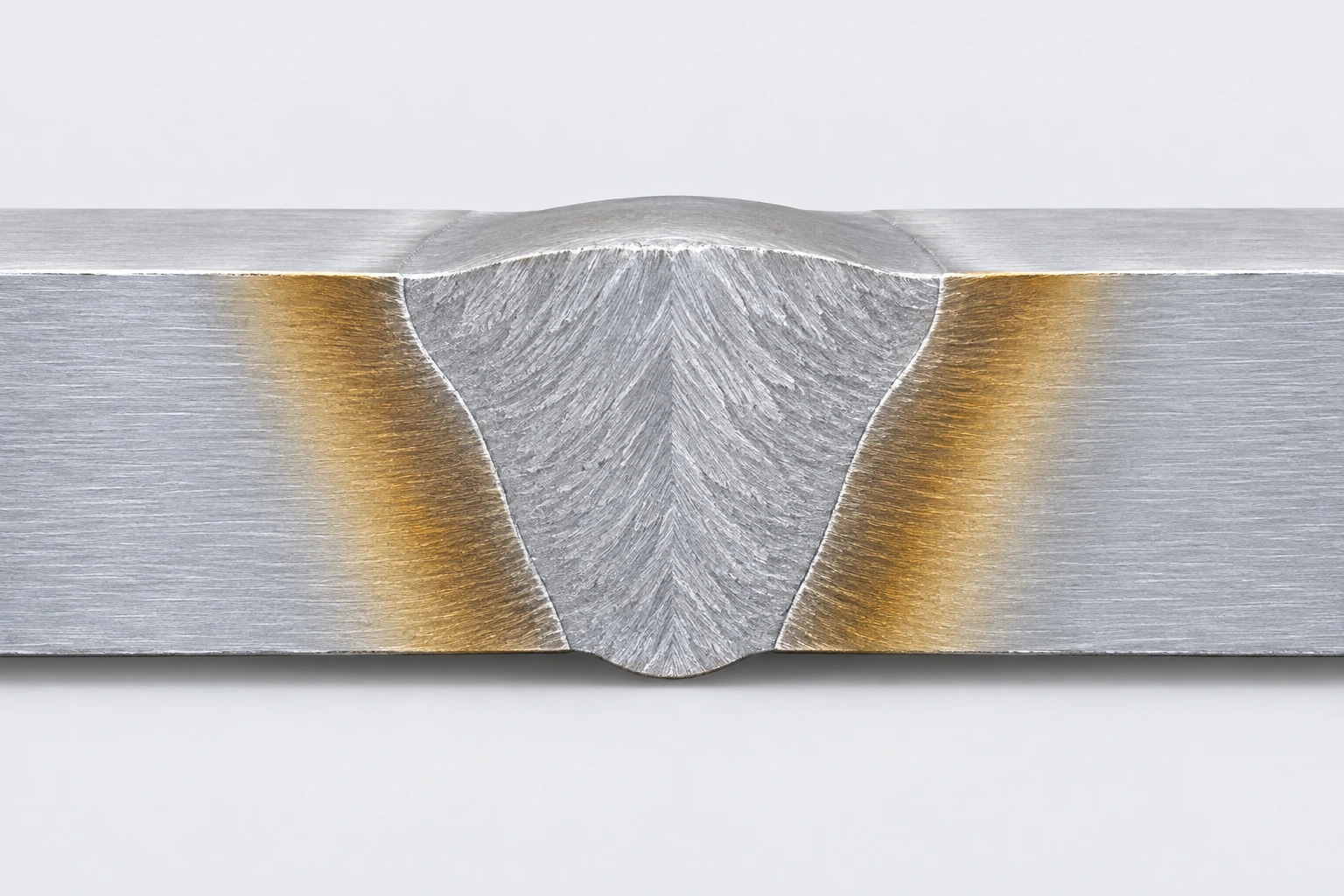 Metal de solda, zona termicamente afetada e material base 6061-T6 não afetado