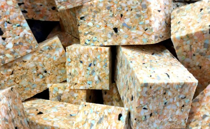Recyclable foam material