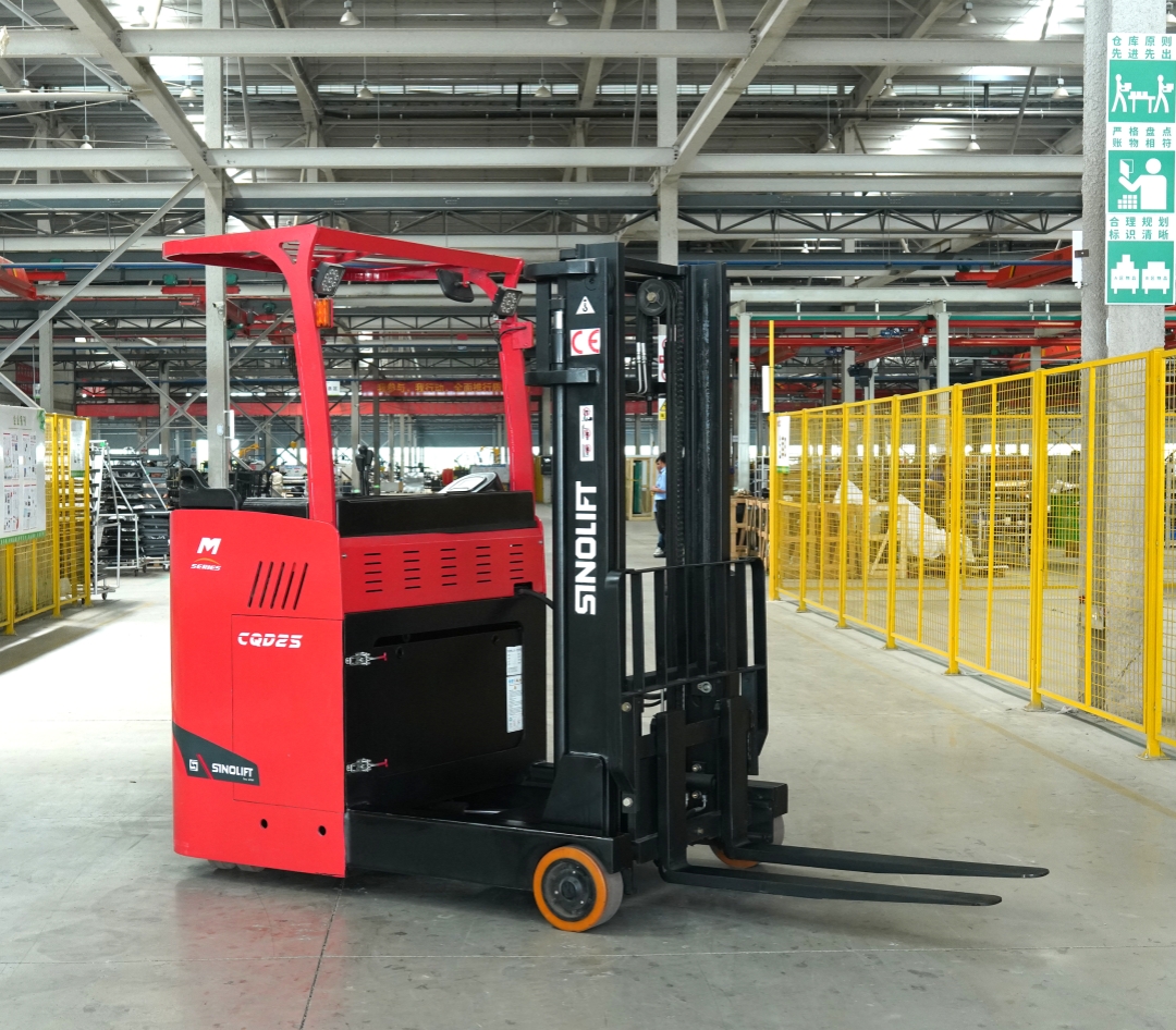 SINOLIFT CQD15B and CQD20B stand-on electric reach truck