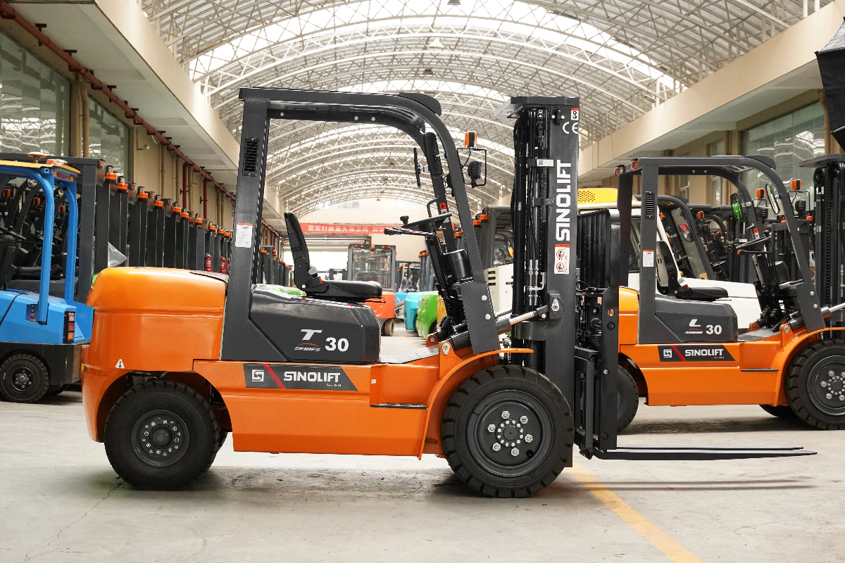 4 Proven Ways to Reduce Forklift Downtime in Your Warehouse