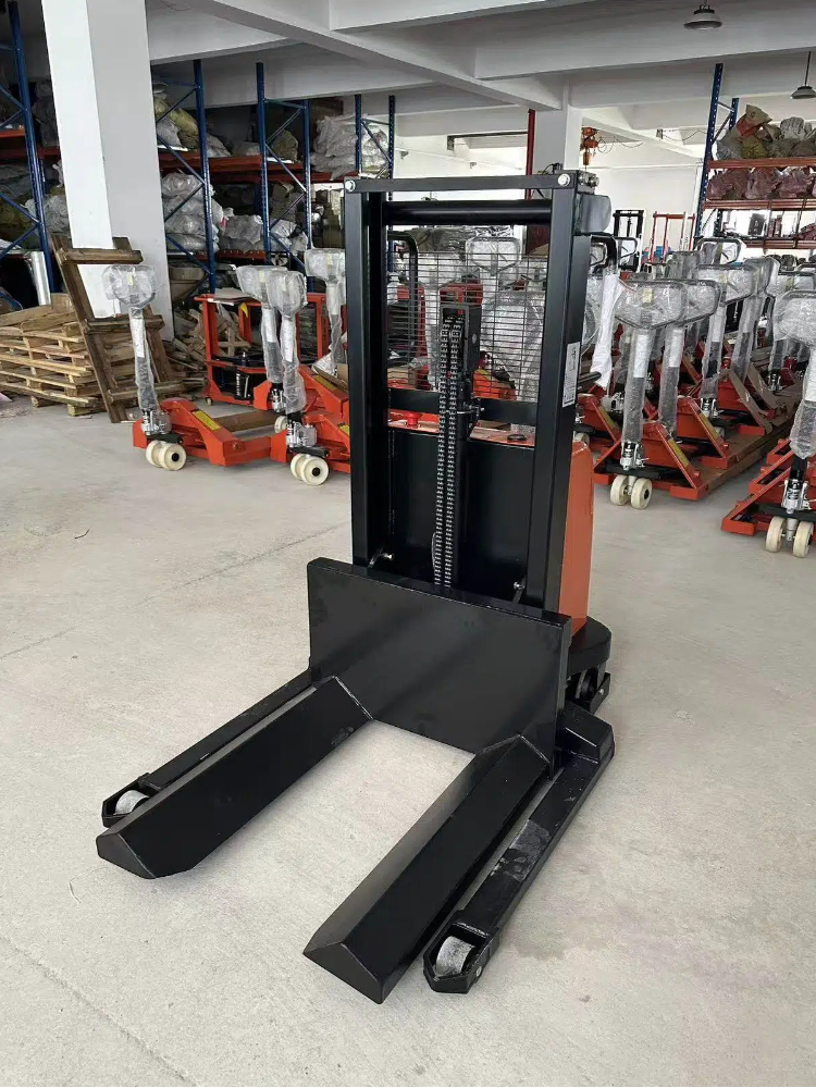 Transform your standard electric stacker into a specialized reel handler with our Diamond Pallet Fork attachment. This customized solution enables stable coil stacking and transport while maintaining compact maneuverability in tight warehouse spaces.