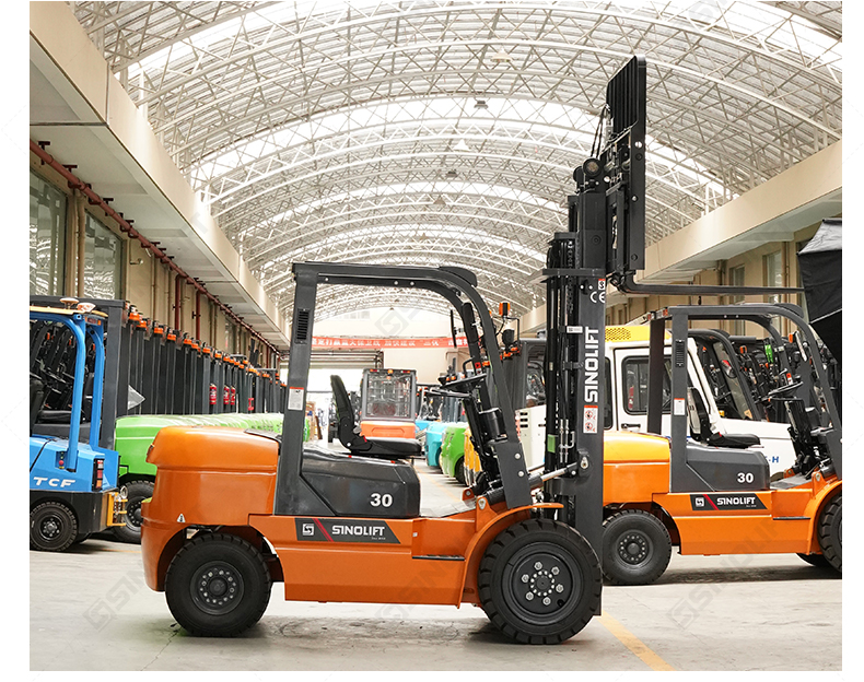 Featuring dual-source engine options and global emissions compliance, the T Series forklift is a sustainable, high-performance solution for material handling.