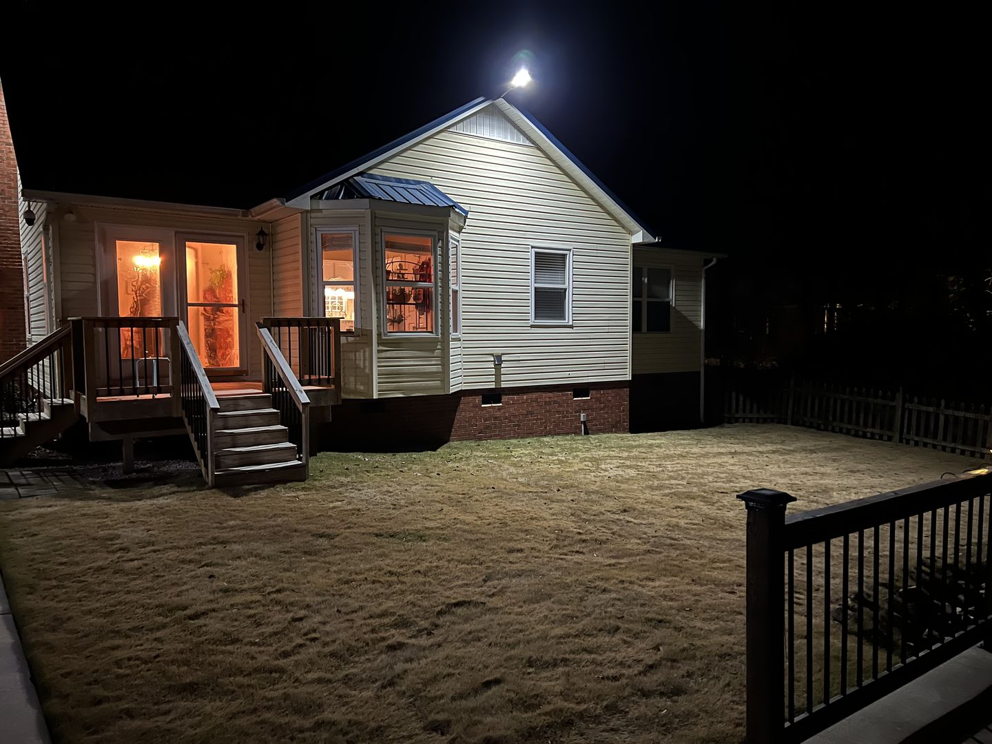 solar powered outdoor street lights manufacturer