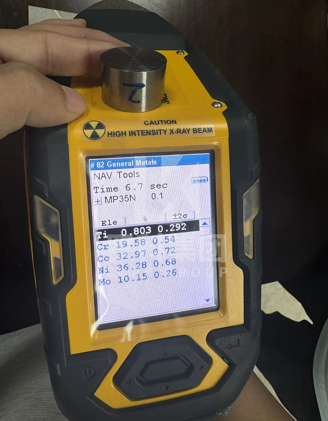 Chemical composition analysis of MP35N cobalt alloy rod samples using a spectrometer