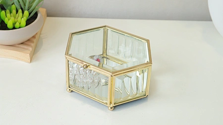 Hexagonal Glass Jewelry Box Wholesale 4