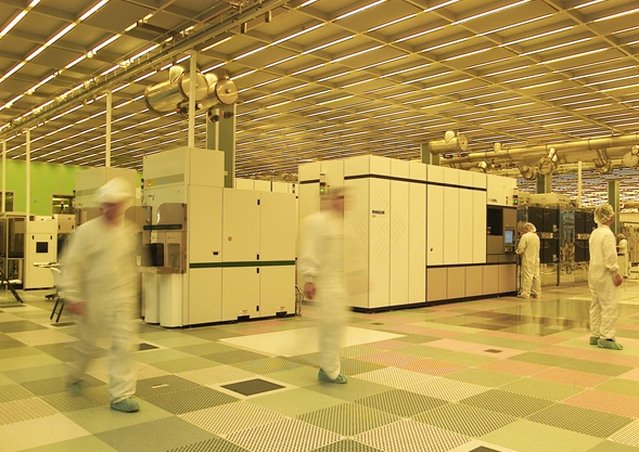 Helium Crisis and Prices Soaring 50%, Samsung, SK Hynix Hoard Supplies