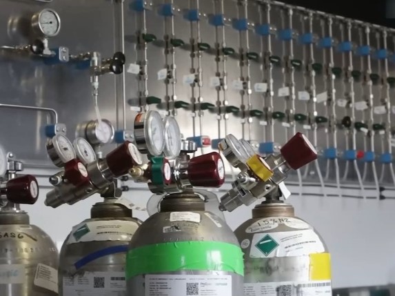 US Tightens Export of Helium, a Critical Semiconductor Gas