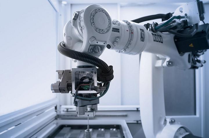 Global Industrial Robots Strategy: U.S. Specializes, China Expands