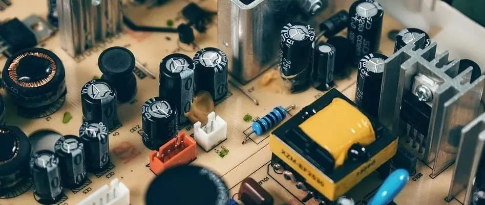 Essential IC Components: Transistors VS. Resistors