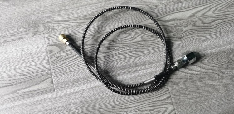 Quick inflation connecting pipe