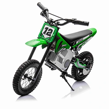 Los niños montan motocicletas