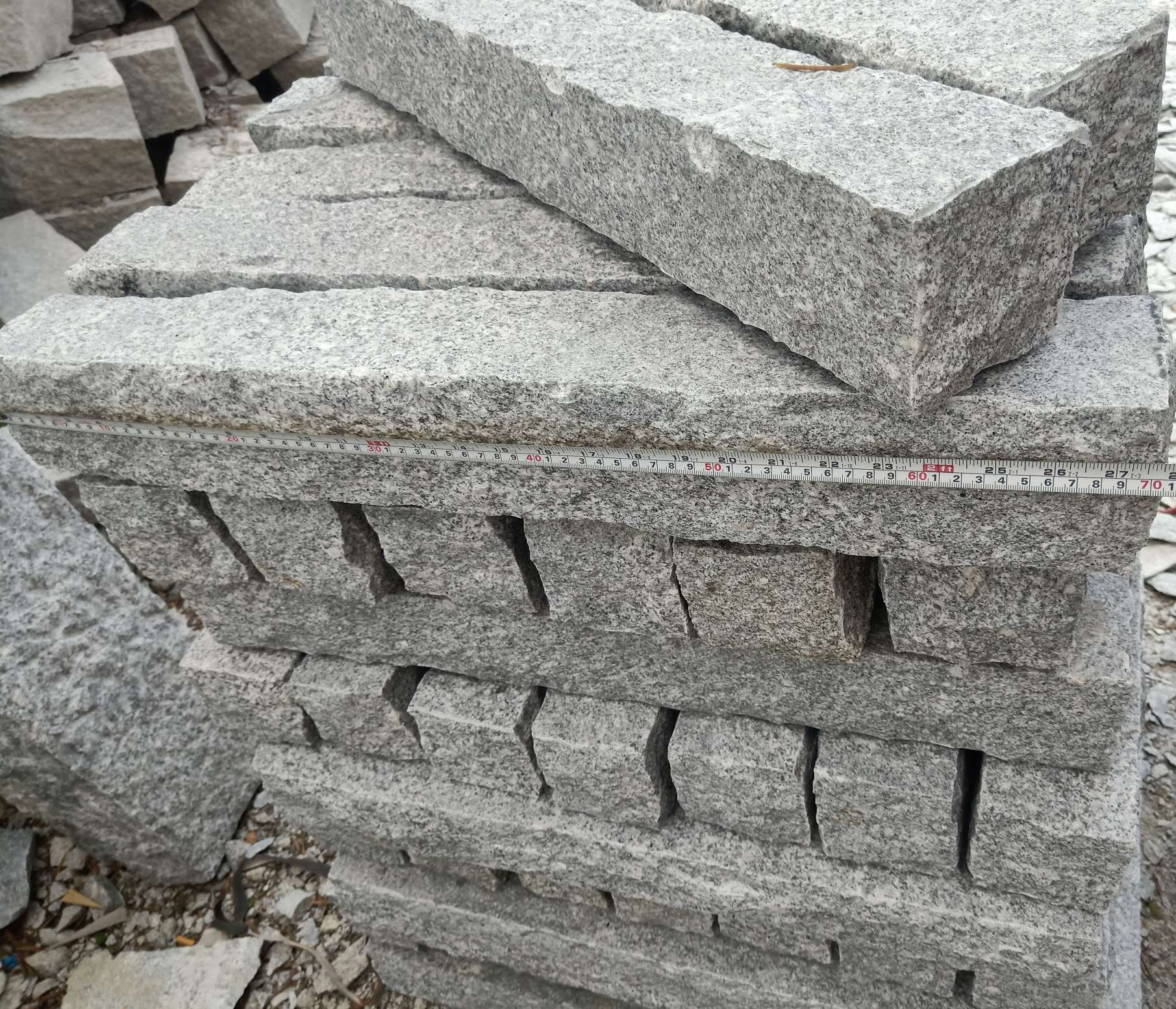granite palisades that Six sides of natural split, splitface stone