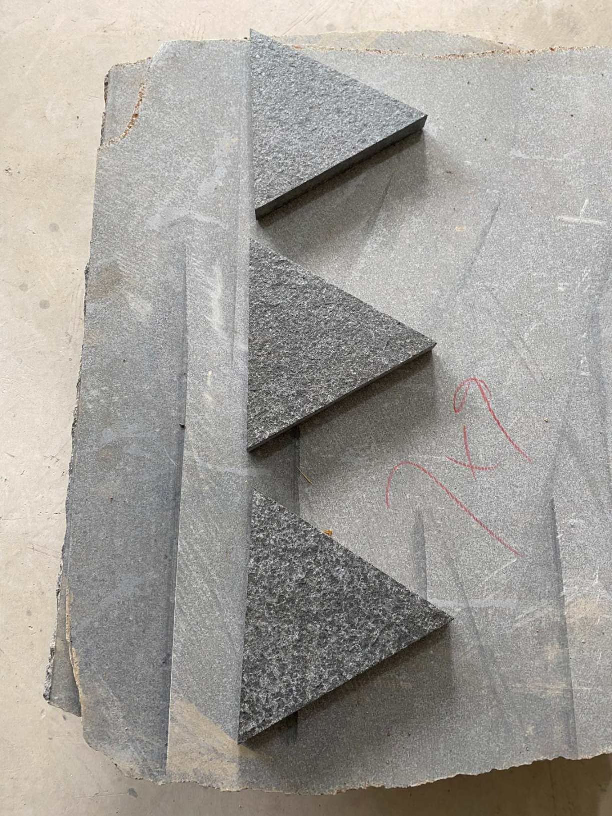 g684 granite,berry black granite,flamed black granite,triangle granite,basalt flamed