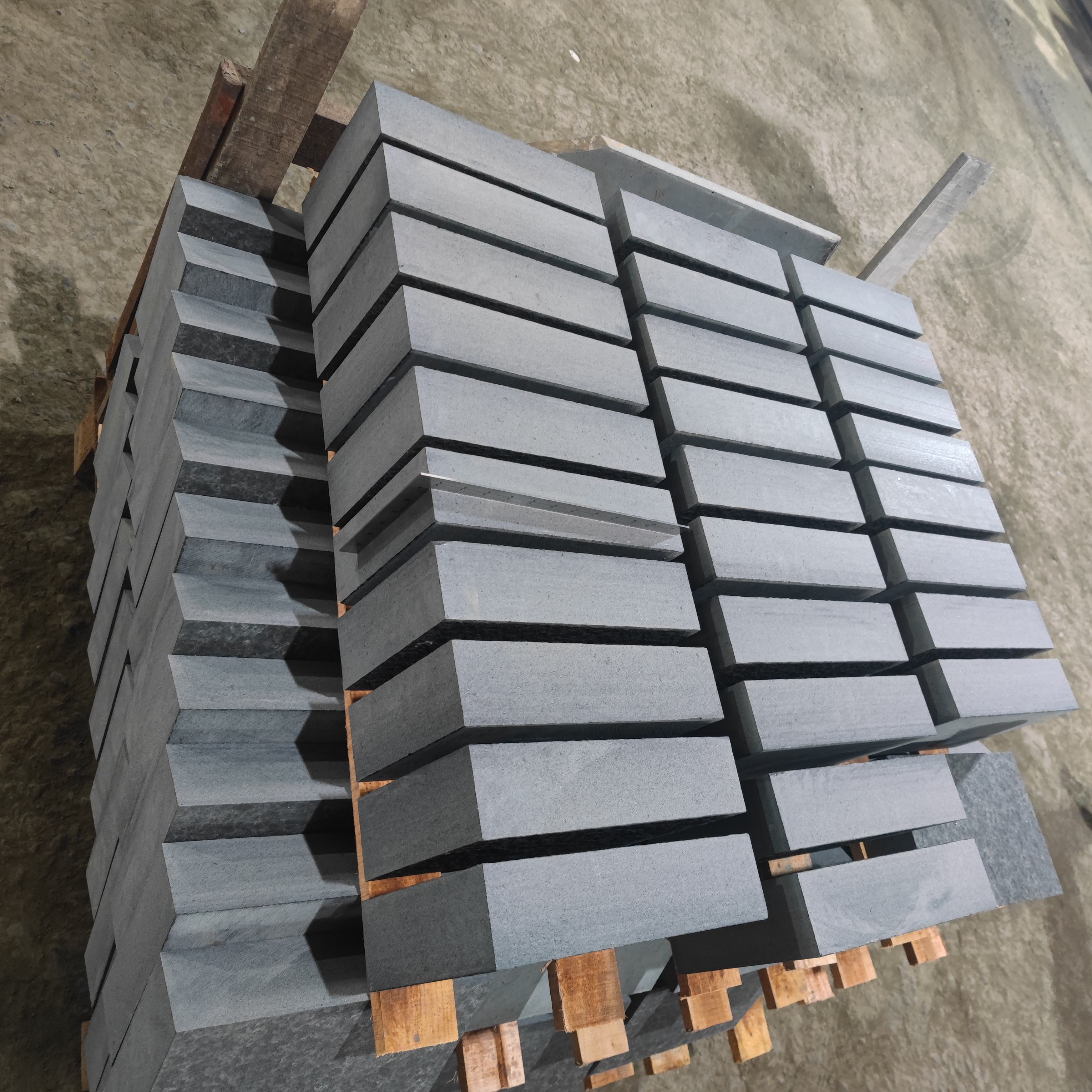 Vietnam Black Granite Stone Paver, black basalt stone,dark grey basalt
