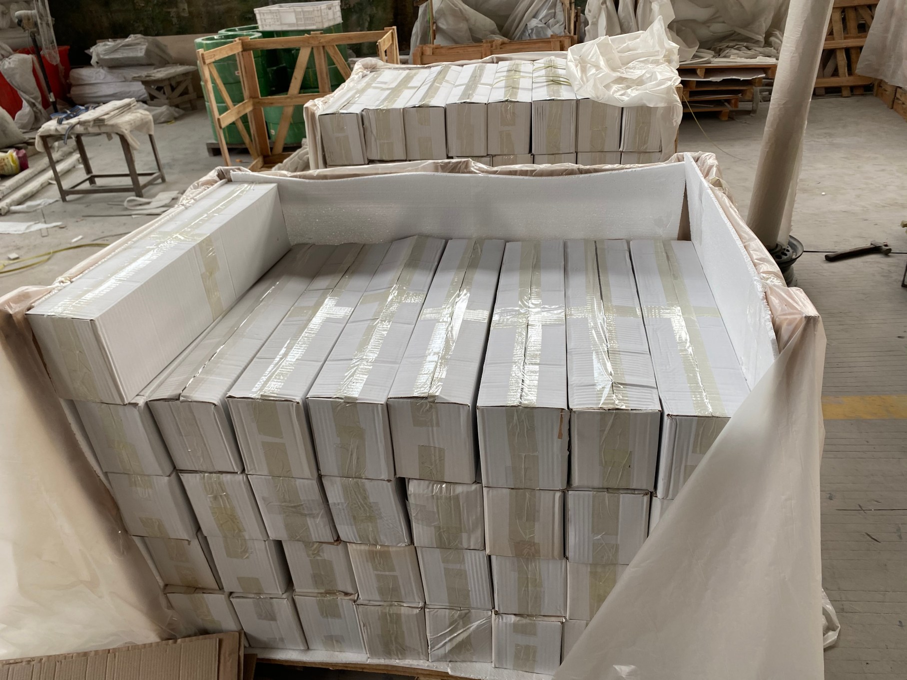 We wholesale Wooden White Marble Rectangle Straight Stack Mosaic Tile, wooden white marble mosaic packing in the paper box