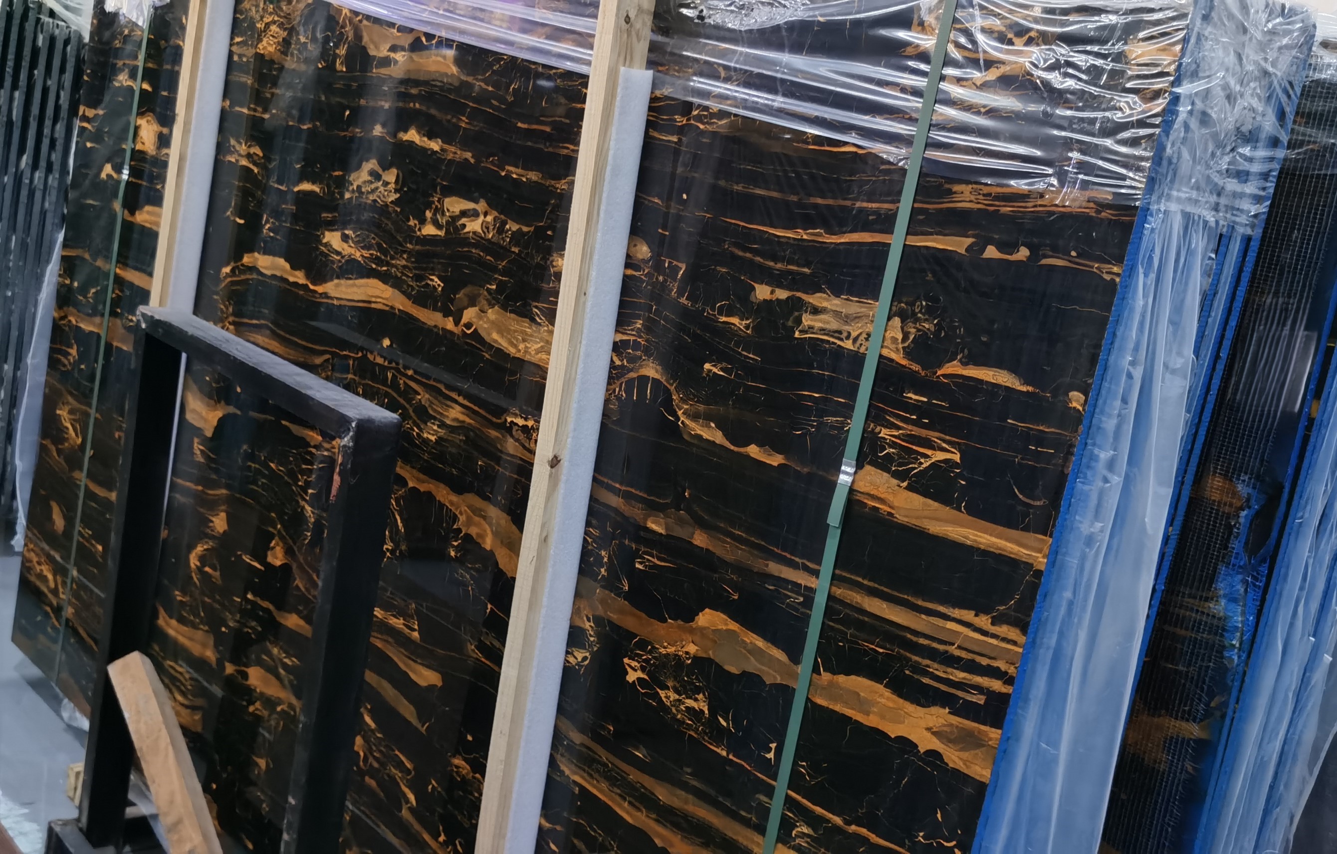 silver portoro marble