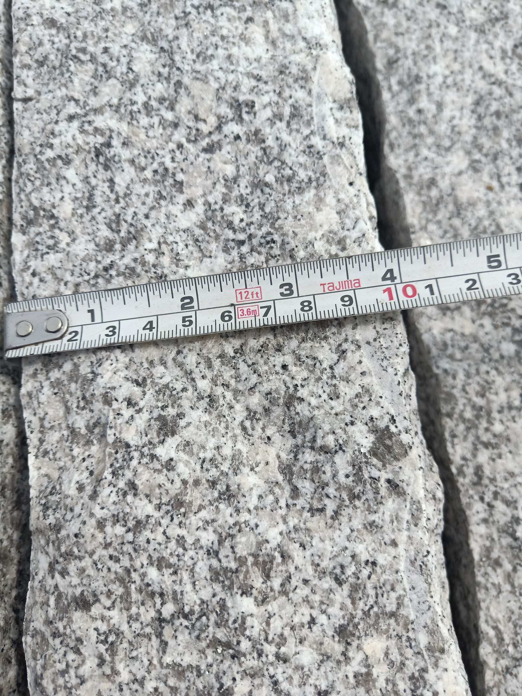 granite palisades that Six sides of natural split, splitface stone