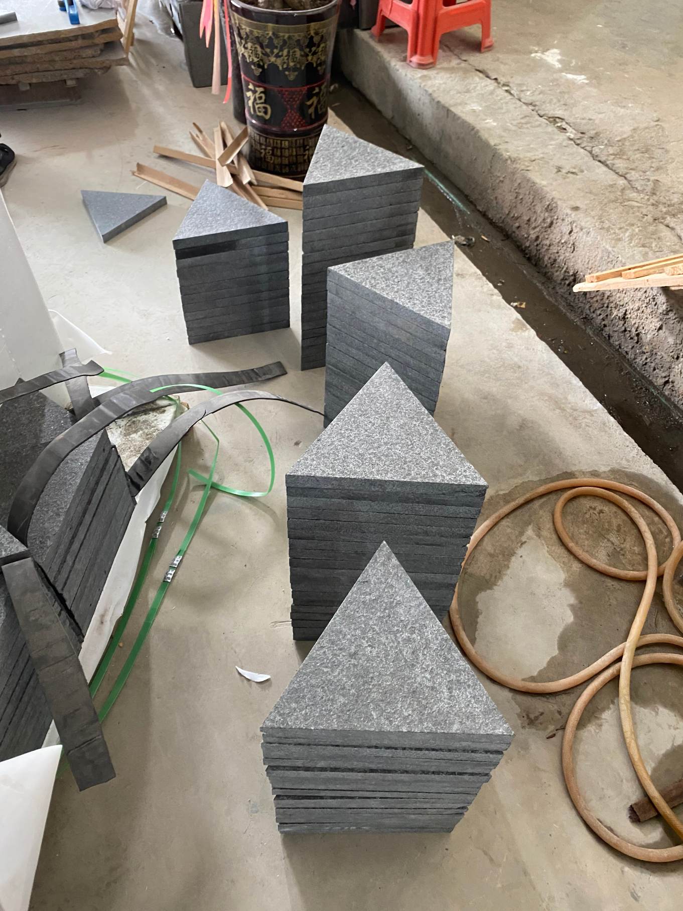 g684 granite,berry black granite,flamed black granite,triangle granite,basalt flamed