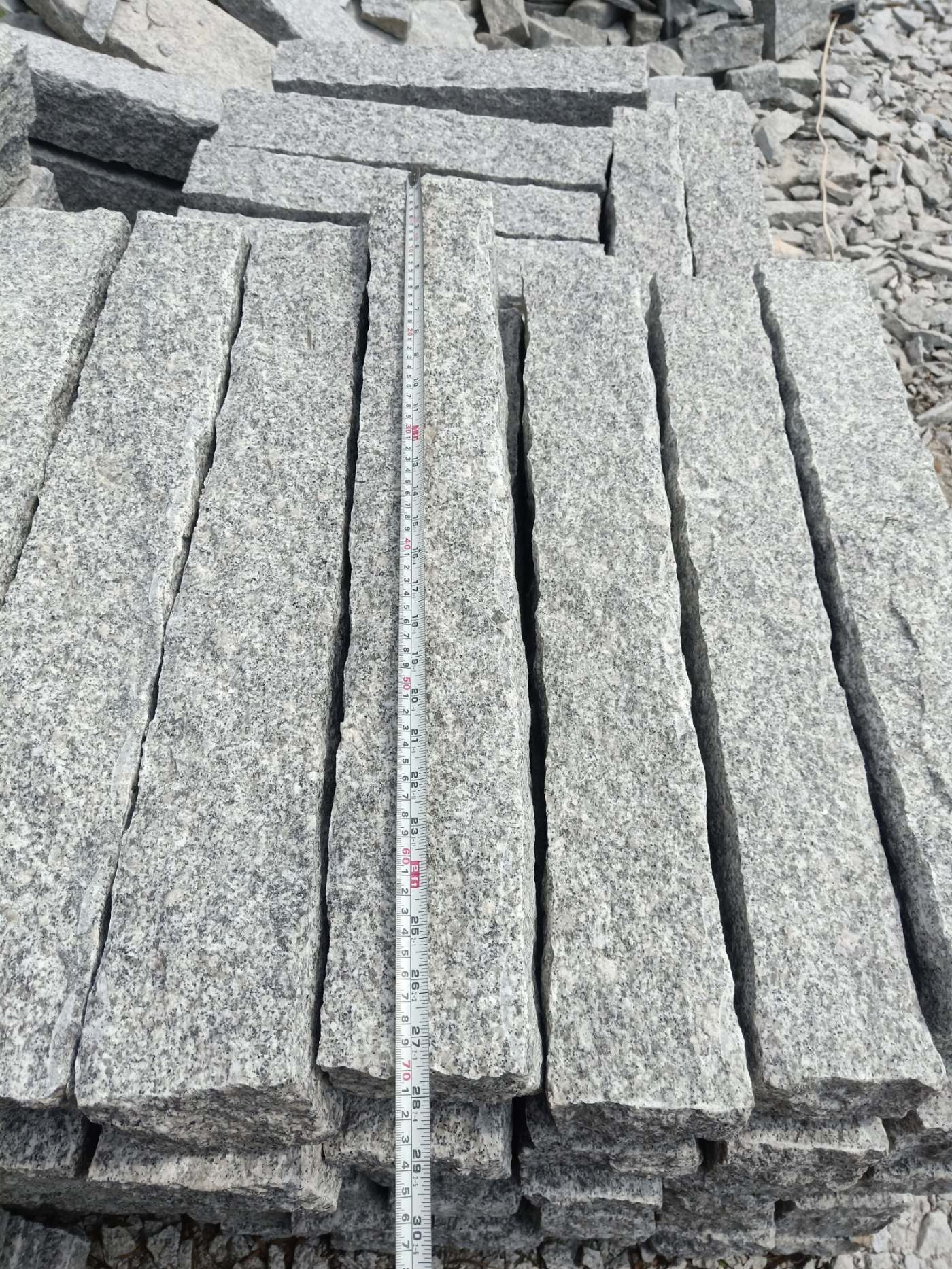 granite palisades that Six sides of natural split, splitface stone