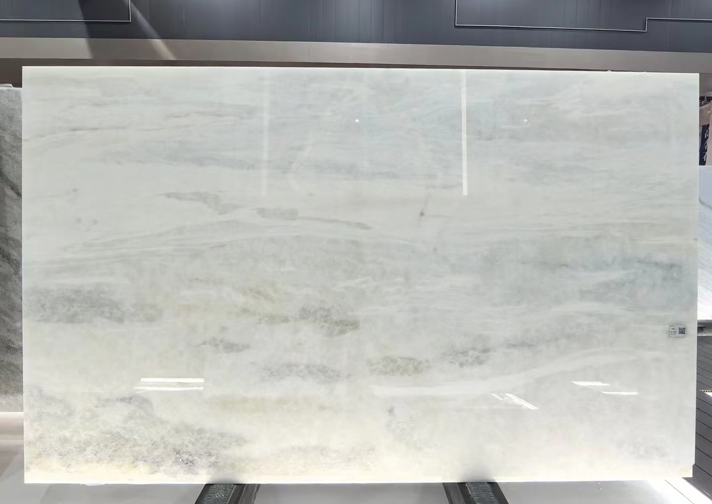 white rhino marble kitchen