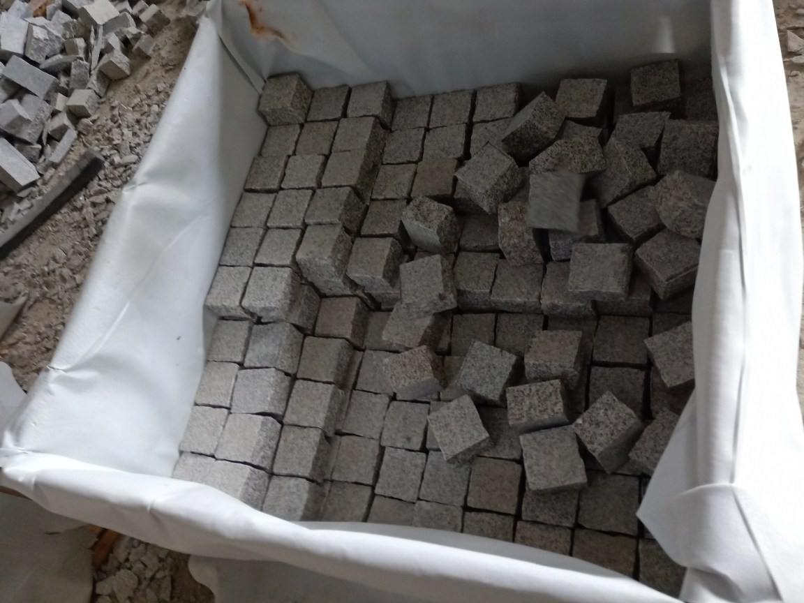 natural split granite,granite cobble stone,Natural Split Yellow Granite Cobble Stone ,black granite cobbles