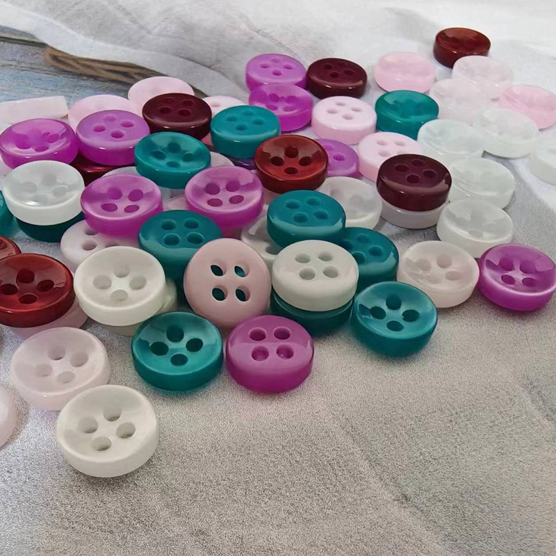 polo shirts-plastic button