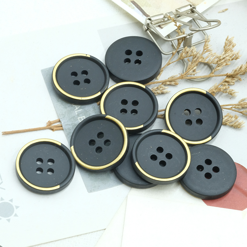 These resin 4-hole buttons are the perfect choice for clothing garments.