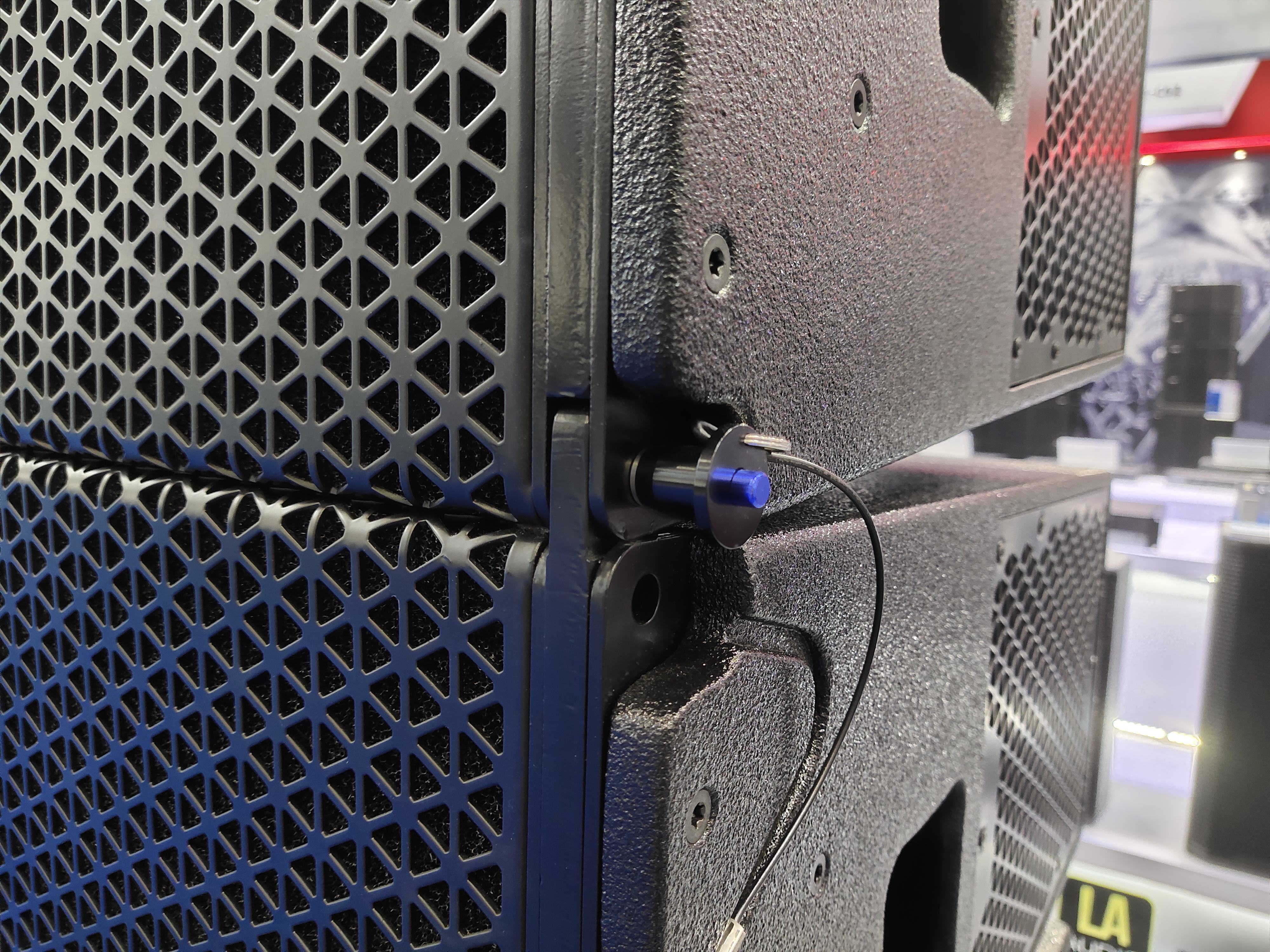 Line Array Pins | Mocayo.com