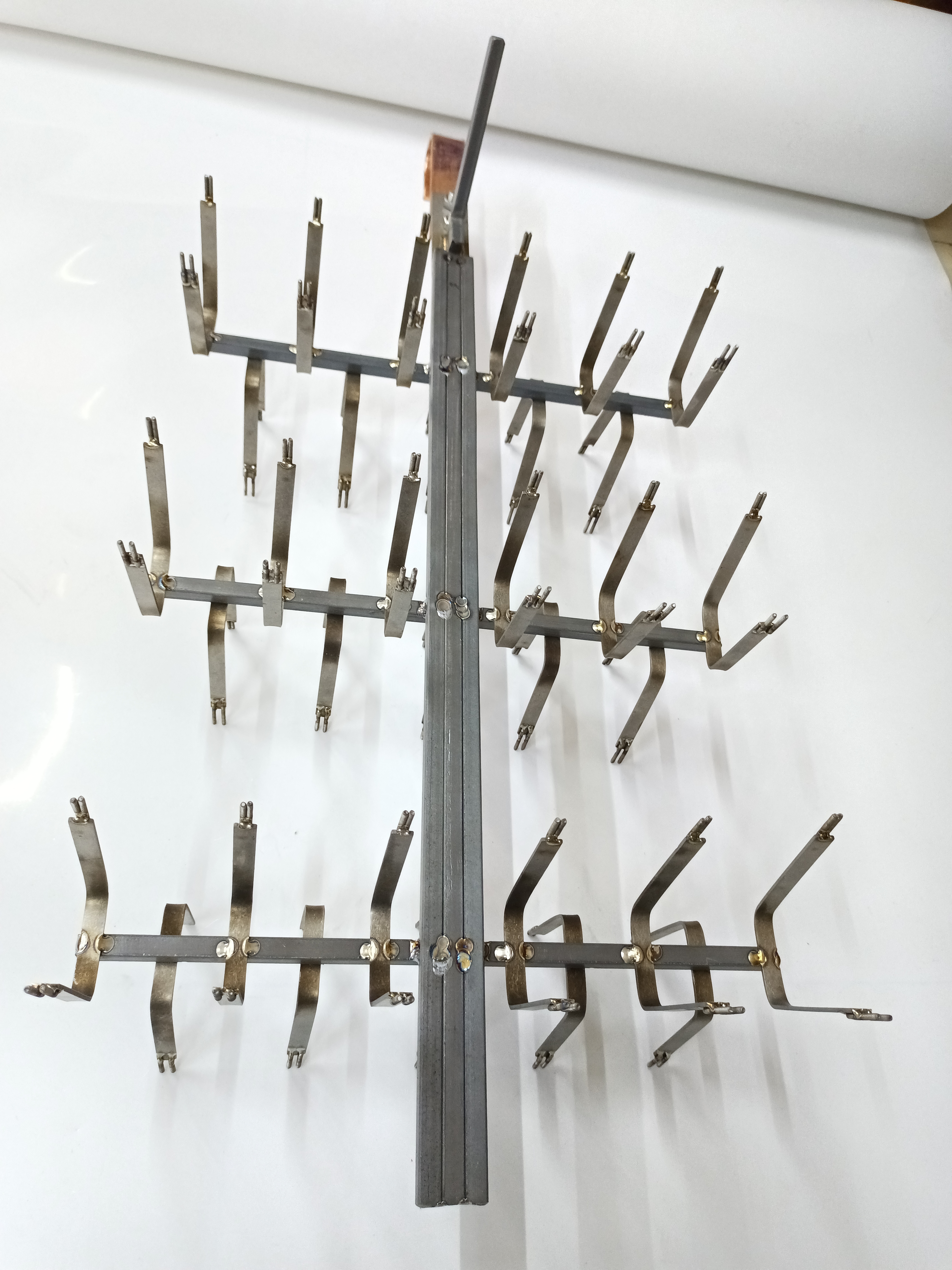 U-shaped hanger