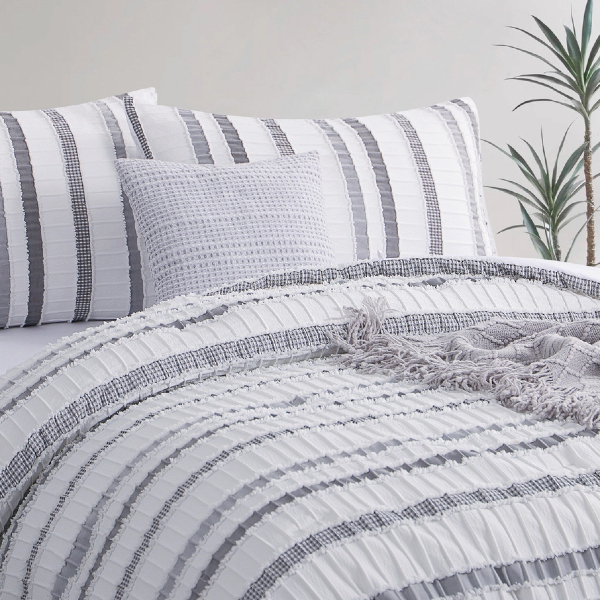 Clipped Jacquard Comforter Set