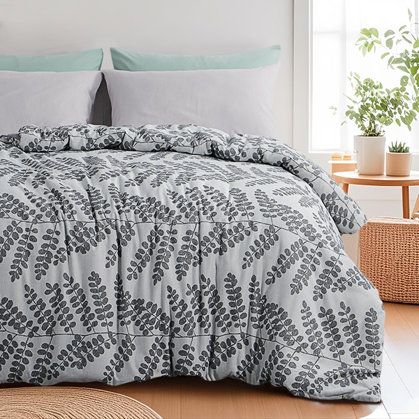 Microfiber yarn-dyed jacquard duvet cover set