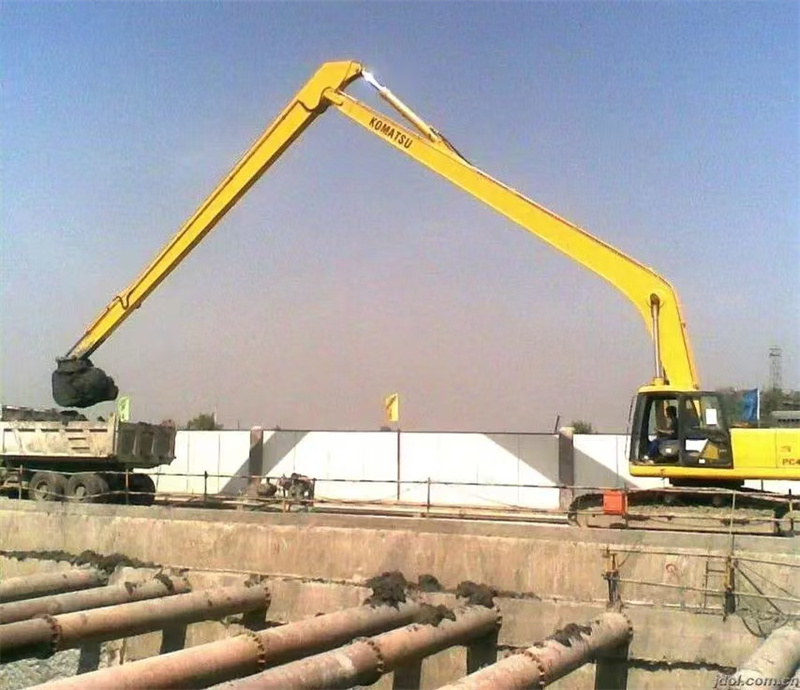 extended boom excavator