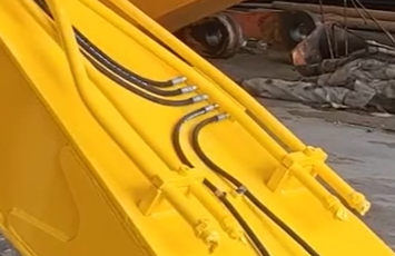 Long Reach Boom Detail Cylinders