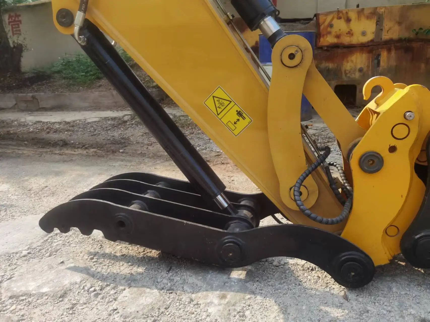 Quick hitch on an excavator