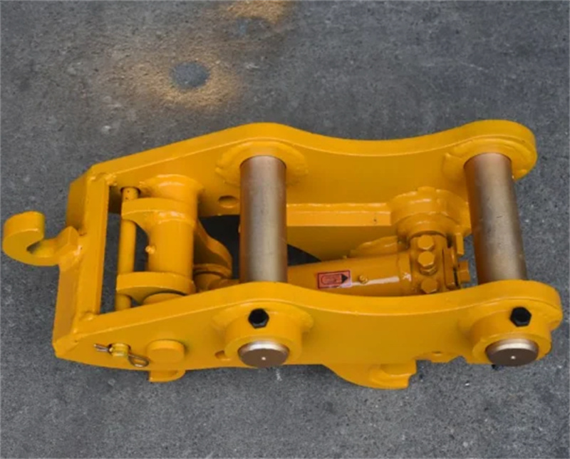Excavator quick hitch